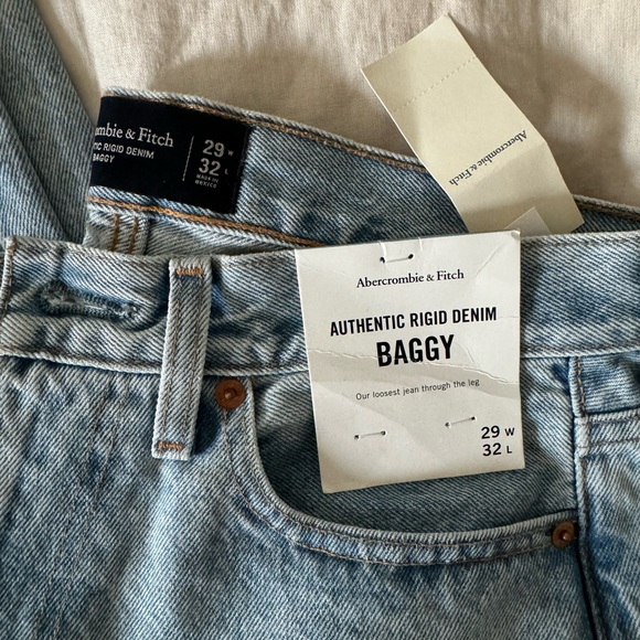 Abercrombie jeans - Picture 3 of 3